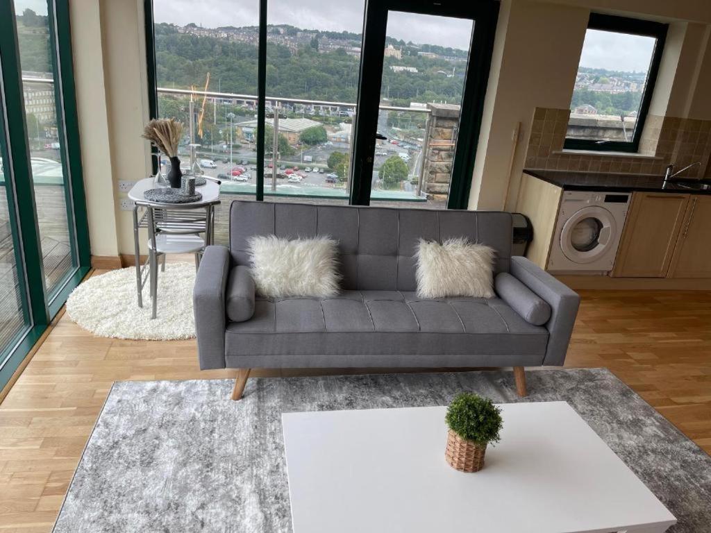 2 Bedrooms, 2 Bathrooms Stunning Penthouse City View Bradford  Eksteriør billede